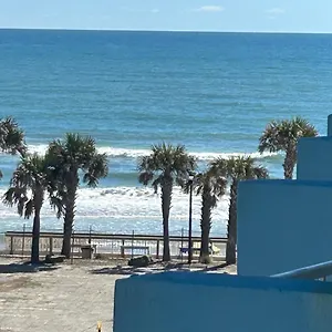 Luxury With Pool And Tiki Bar! Aparthotel Daytona Beach